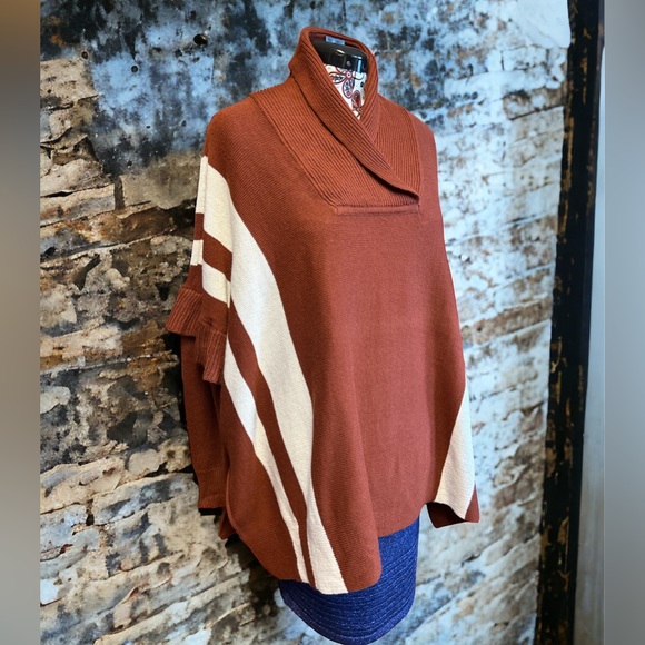 Design Lab Lord & Taylor poncho sweater - Picture 3 of 10